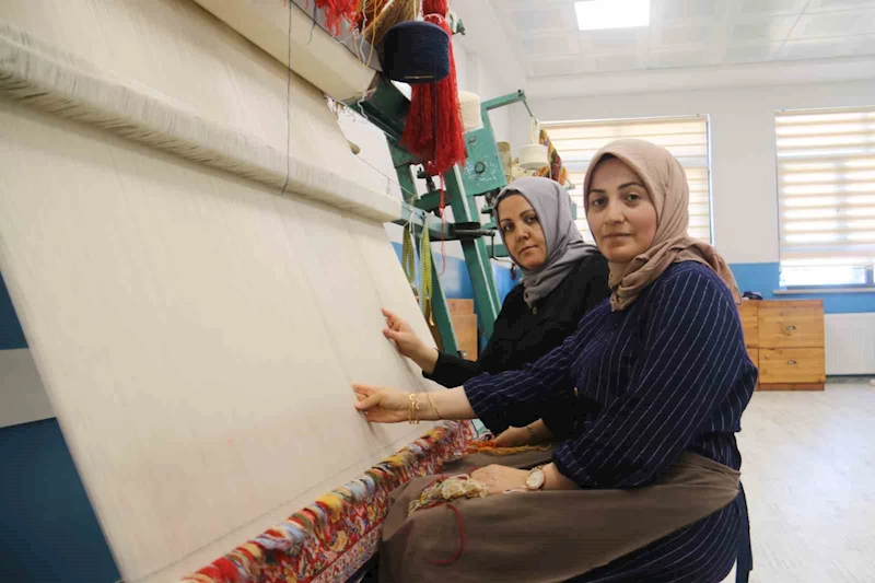 Sipariş veren 1 yıl bekliyor
