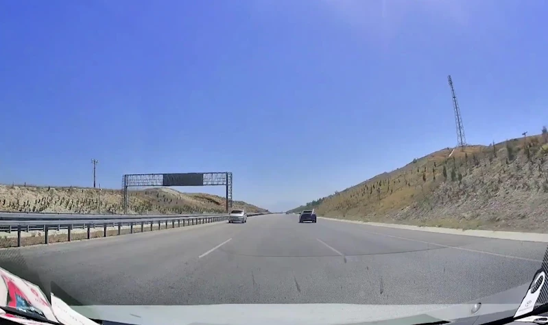 Denizli-Aydın otoyolunda ters yönü kullanan sürücü trafikteki insanların canını hiçe saydı
