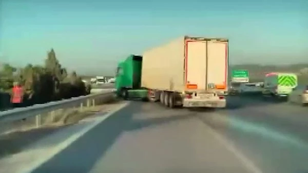 Mersin otoyolda zincirleme kaza kamerada
