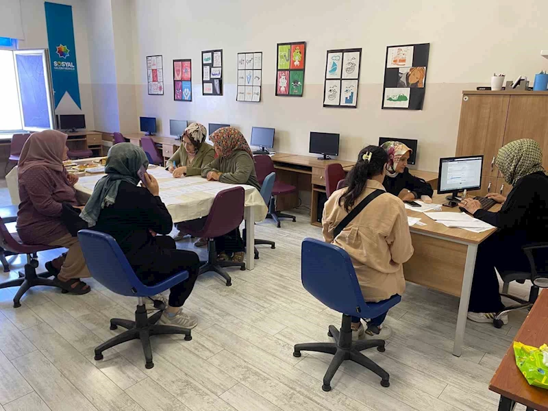 SAMEK kurslarına yoğun ilgi: İlk günden 5 bin başvuru yapıldı
