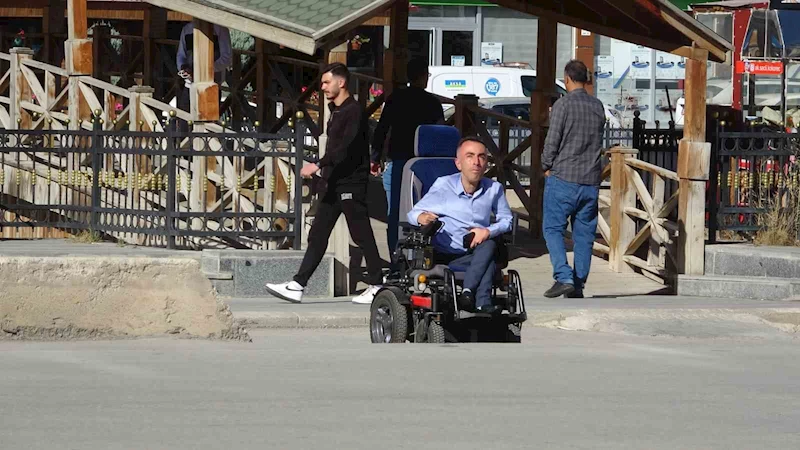 Bayburt’ta ehliyetsiz sürücü engelli vatandaşa çarpıp kaçtı: 