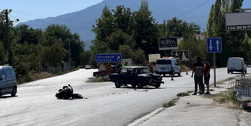 Gölhisar’da motosiklet ile otomobil çarpıştı: 1 yaralı
