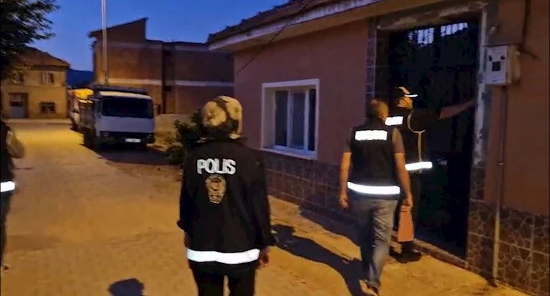 Iğdır merkezli dolandırıcılık operasyonu: 4 gözaltı
