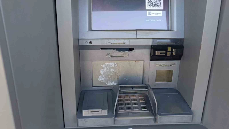 Çalıntı 60 kartla ATM’yi boşaltacaktı, başaramayınca cihaza zarar verdi
