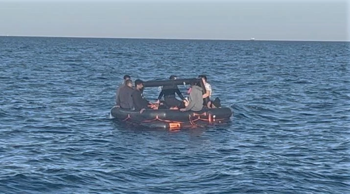 Çanakkale’de 23 kaçak göçmen kurtarıldı
