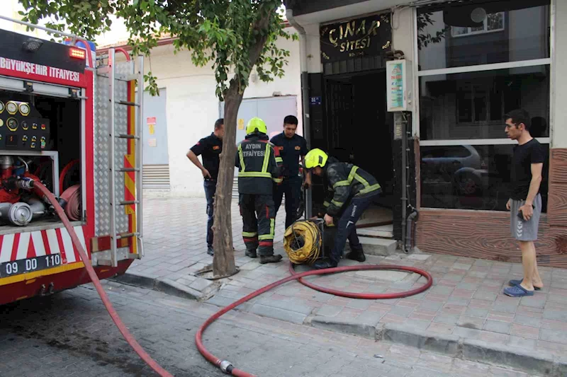 Kızartma yağından çıkan yangın paniğe neden oldu
