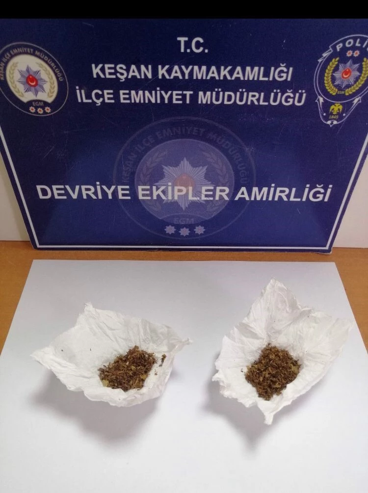 Keşan’da polis tarafından durdurulan şüphelinin üzerinden uyuşturucu ele geçirildi
