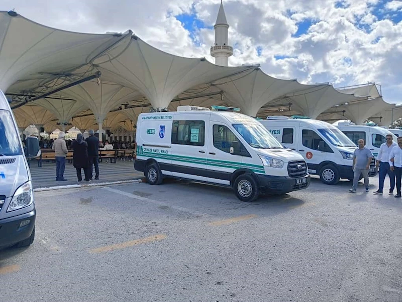 Ankara’da 13. kattan düşerek hayatını kaybeden çocuk son yolculuğuna uğurlandı
