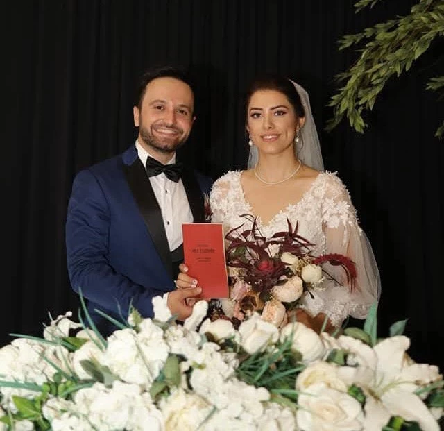 Eşi ve çocuğunu 
