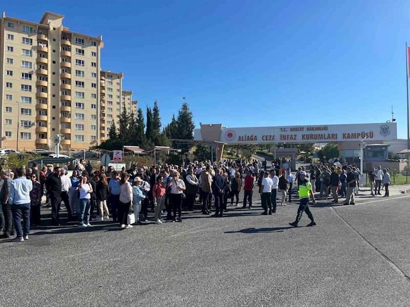 İzmir Büyükşehir yolsuzluk davası: Sanıklar suçlamaları kabul etmedi
