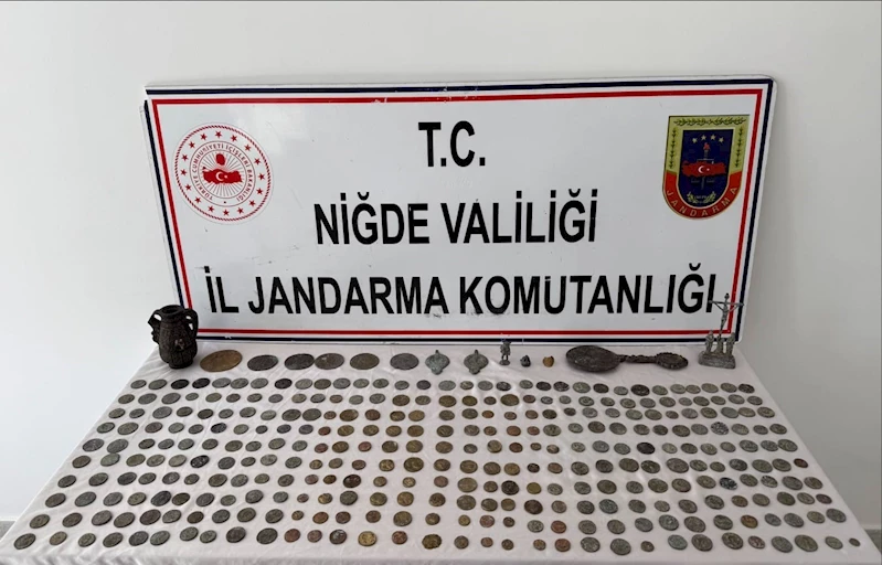 Niğde otogarında 334 parça tarihi eser ele geçirildi
