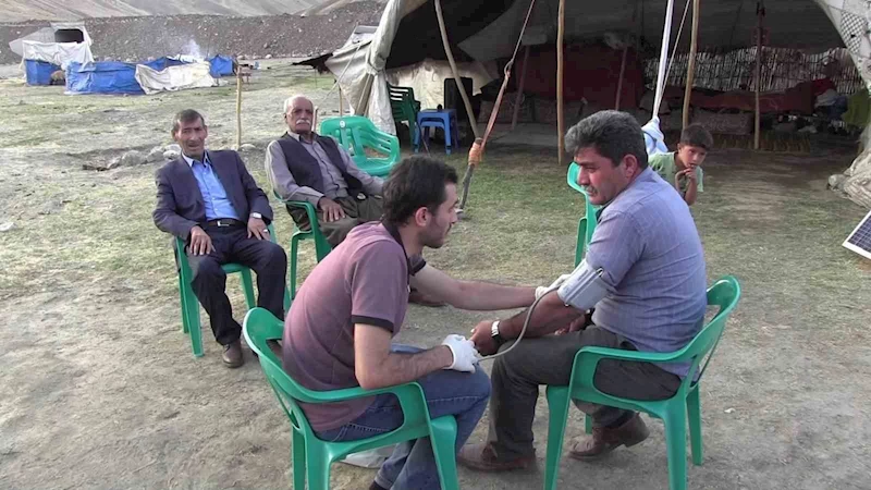 Siirt’te göçer vatandaşlara yaylada sağlık hizmeti
