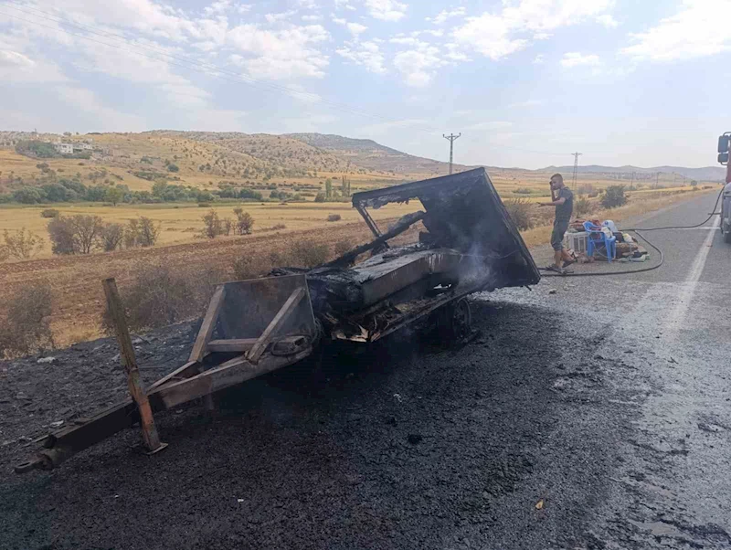 Gercüş’te çekme karavan alev aldı
