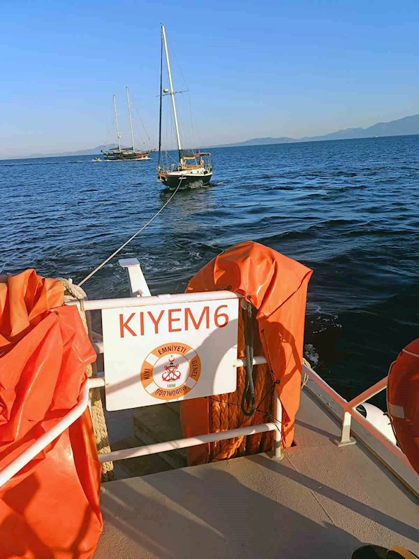 Karaada açıklarında sürüklenen tekne kurtarıldı
