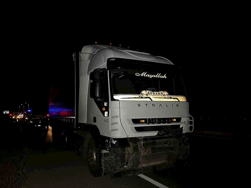 Uşak’ta tır ile otomobil çarpıştı: 1 ölü, 1 yaralı
