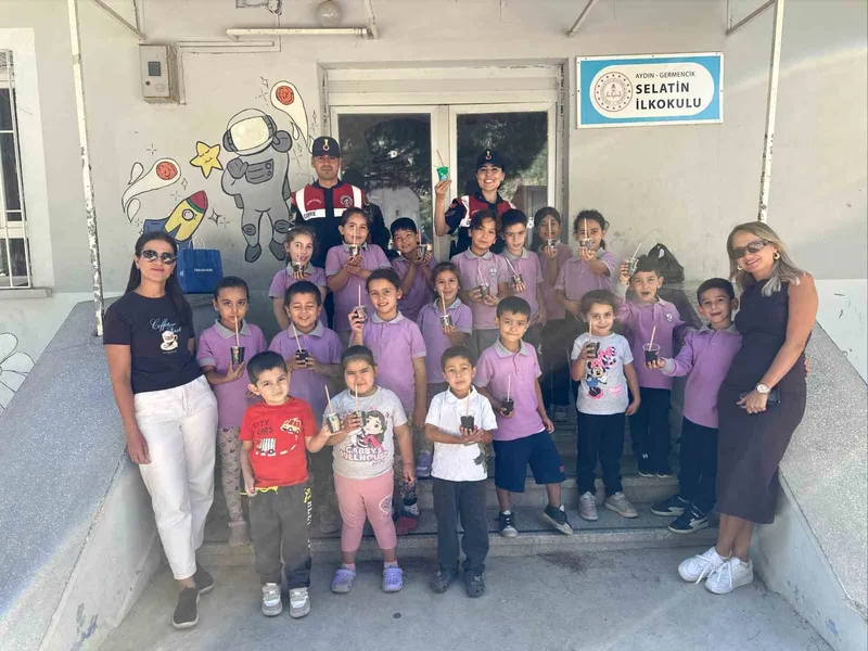 Jandarma öğrencilere doğa sevgisini aşıladı
