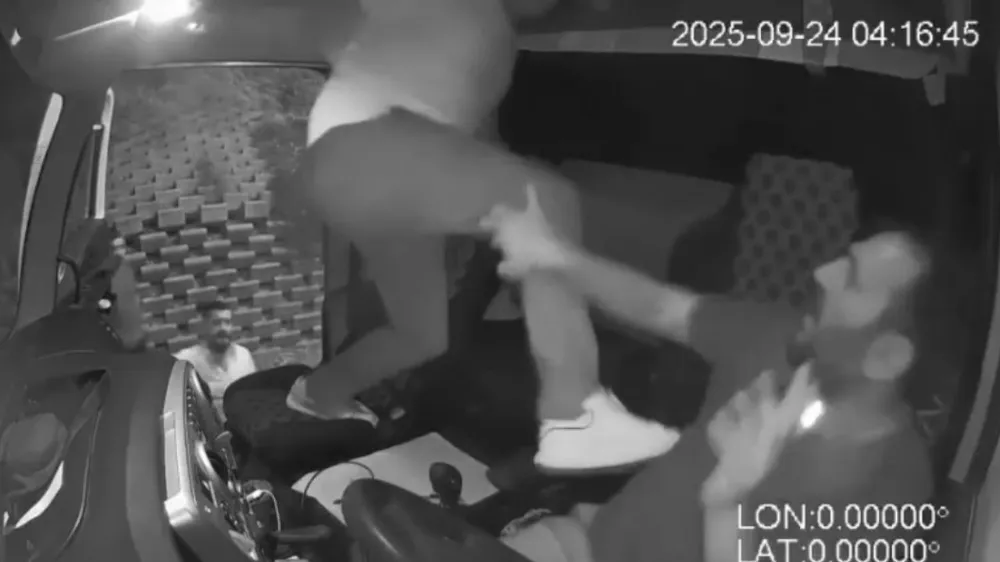 Tırda dehşet anları: Şoförü tekme tokat darp ettiler!