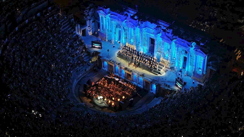 Hierapolis Antik Kenti tarihi konserle on binleri ağırladı
