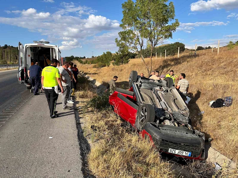 Çorum’da otomobil takla attı: 2 yaralı
