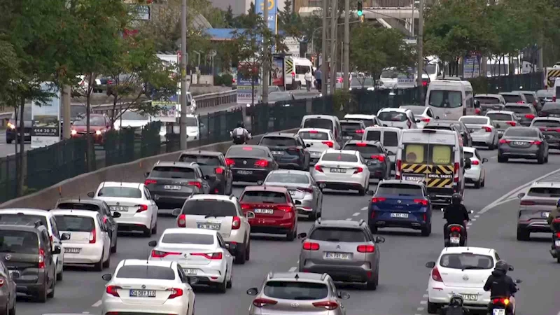 İstanbul’da sabahın ilk saatlerinde trafik yoğunluğu: Yüzde 63’e ulaştı
