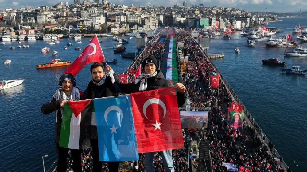 Galata Köprüsü’nde Gazze için tarihi buluşma: 520 bin kişi katıldı