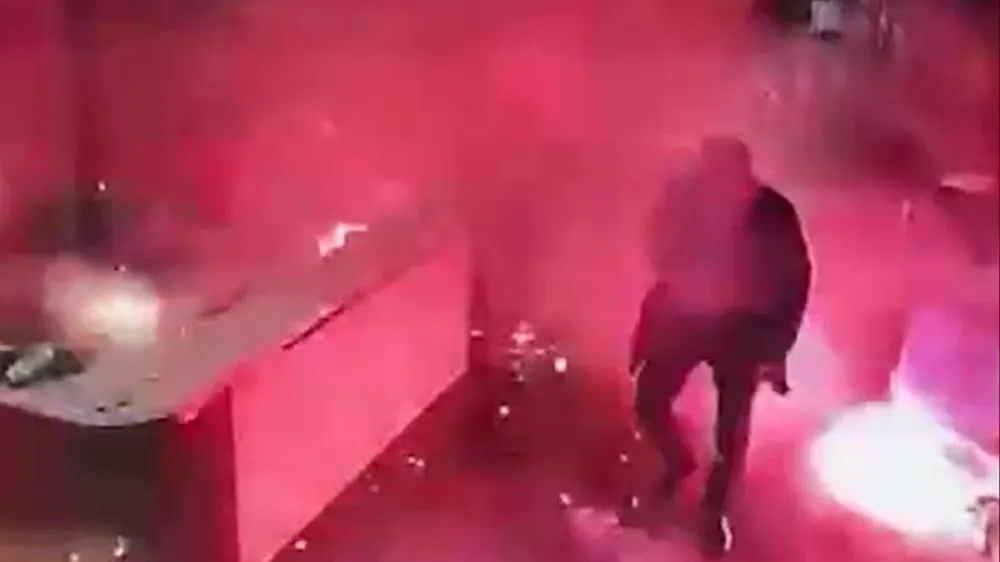 Zeytinburnu’nda kargo paketi bomba gibi patladı