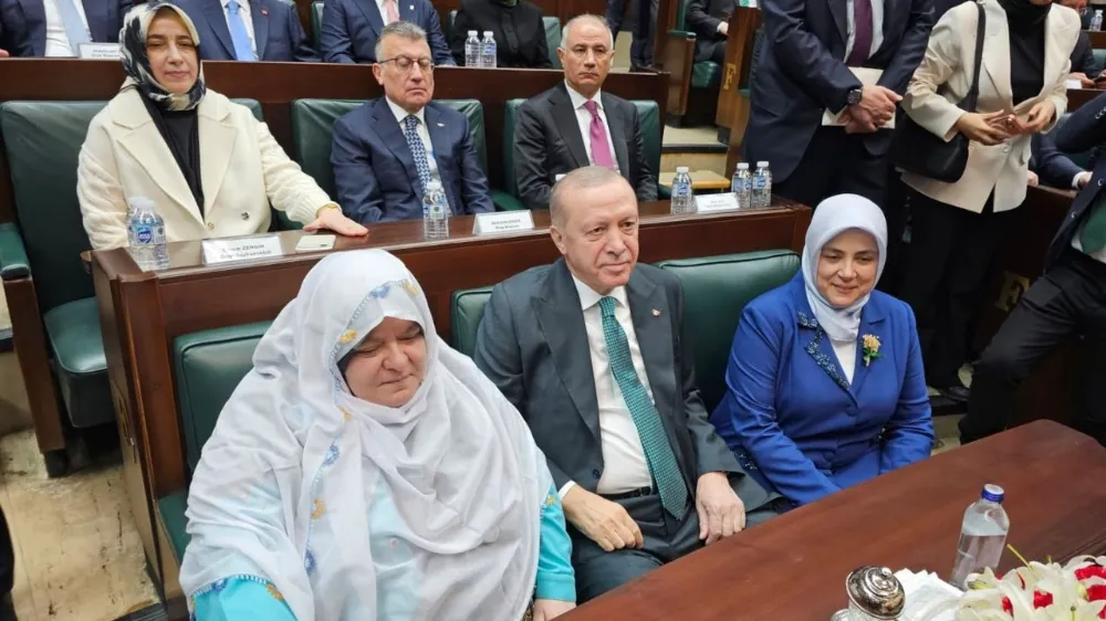 Kıyafeti nedeniyle eleştirilen başkana, Cumhurbaşkanı Erdoğan sahip çıktı